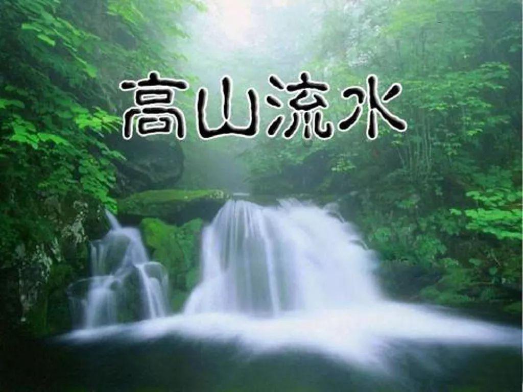 哈尔滨小冻梨抵达成都，与“小熊猫”相拥、互换礼物